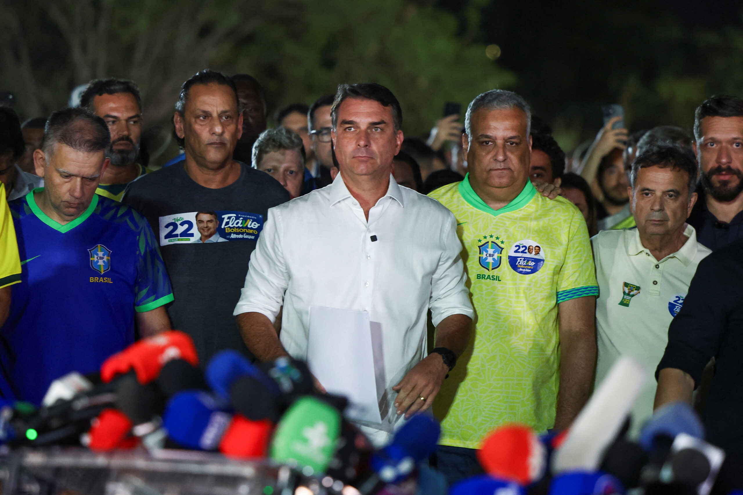 Flávio chama derrota para Lula de 'inaceitável' e diz não reconhecer resultado