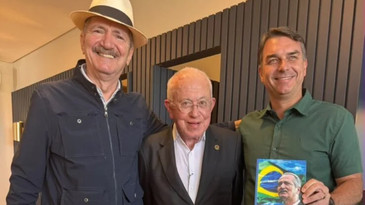 Ex-aliados de Lula, Aldo Rebelo e Mangabeira Unger declaram apoio a Flávio