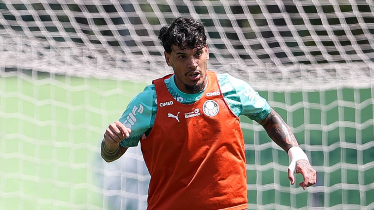 Gustavo Gómez treina e vira reforço no Palmeiras contra o Corinthians