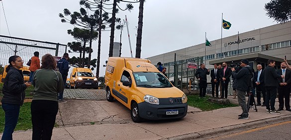 Urnas começam a ser distribuídas para votação no Paraná