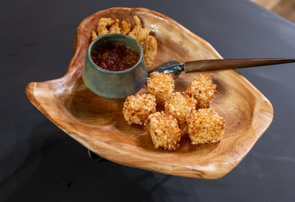 Receita de dadinho de tapioca com geleia de pimenta, feita por Gilmelândia, no 2º episódio do MasterChef Celebridade 2025 (Foto: Melissa Haidar/Band)