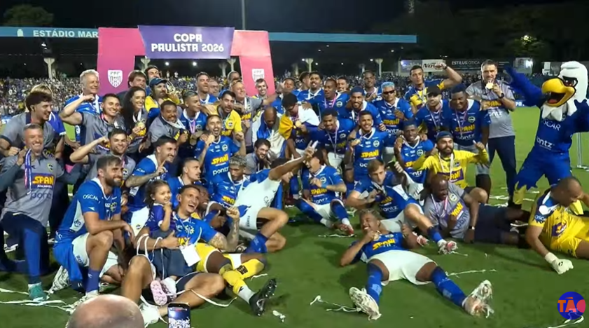 São José EC. recebe a taça da Copa Paulista. Foto: Youtube/Paulistão