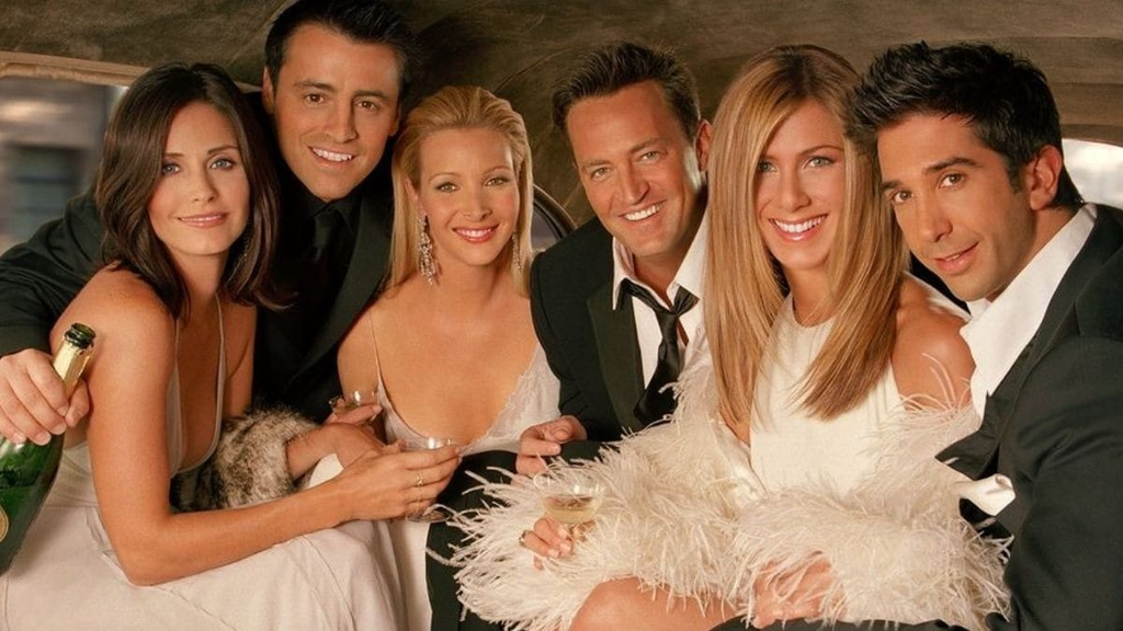 Elenco de 'Friends': Da esquerda paraa direita: Courteney Cox como Monica Geller, Matt LeBlanc como Joey Tribbiani, Lisa Kudrow como Phoebe Buffay, Matthew Perry como Chandler Bing, Jennifer Anniston como Rachel Green e David Schwimmer como Ross Geller. (Reprodução/Divulgação/Série Friends)