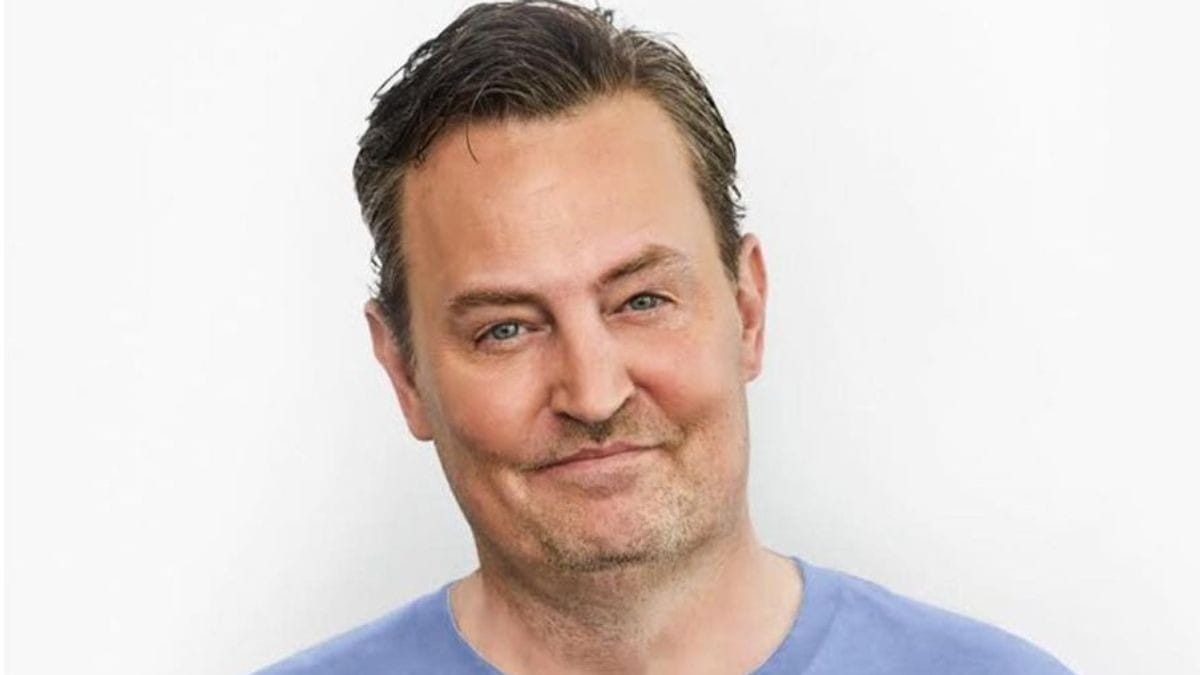 Documentário revela início do vício de Matthew Perry e impacto em 'Friends'