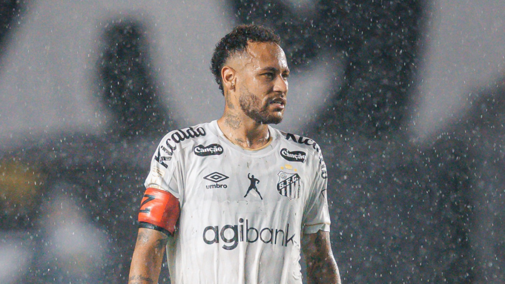 Neymar foi expulso no jogo contra o Bahia