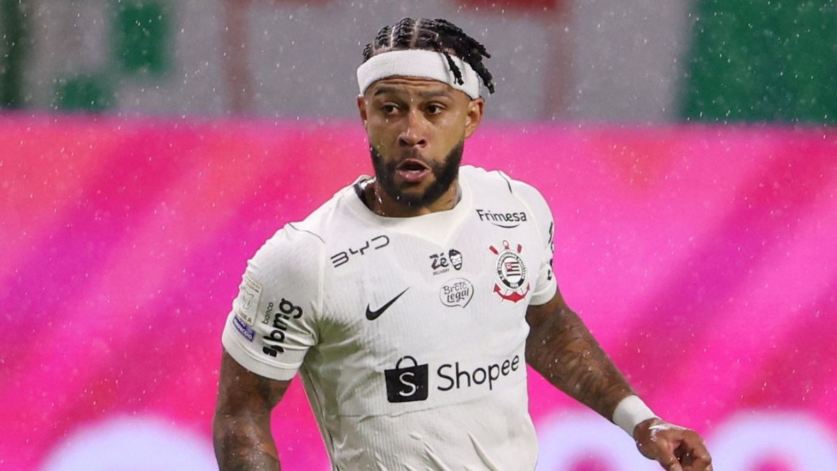 Memphis sofre edema e pode ser desfalque contra o Vasco