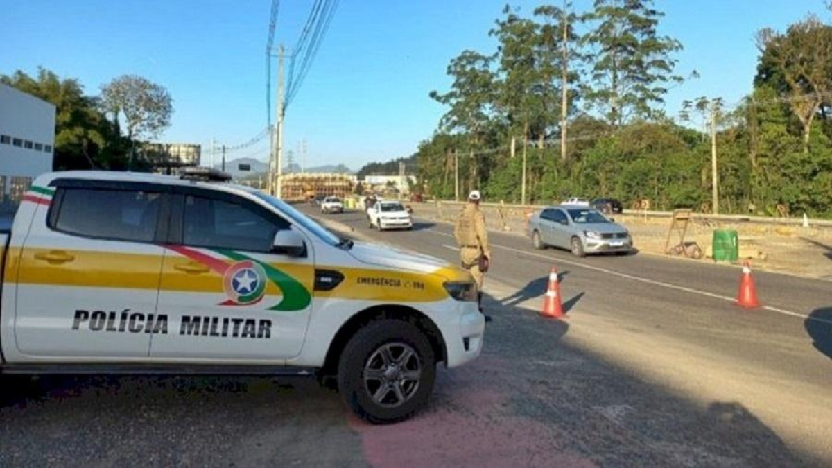Ministério da Justiça apura ação de viatura da PM que atingiu motociclista em SC