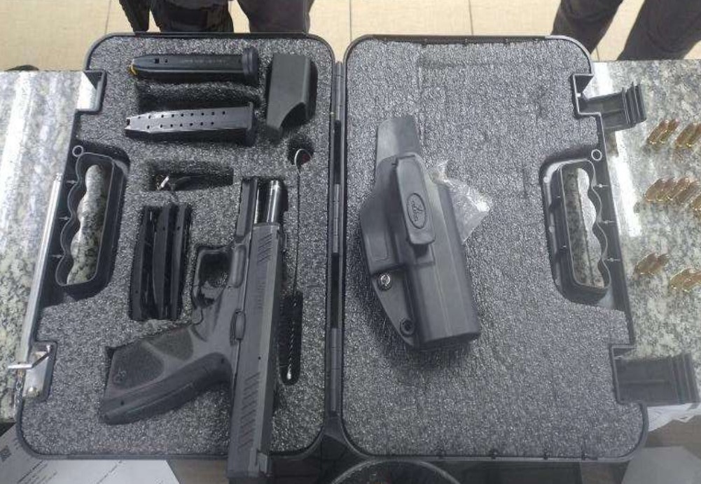 Homem é preso com pistola furtada em Taubaté