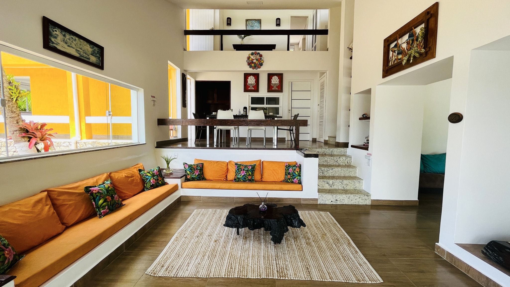 Veja detalhes da casa constru&iacute;da na Ilha Comprida, em Angra dos Reis