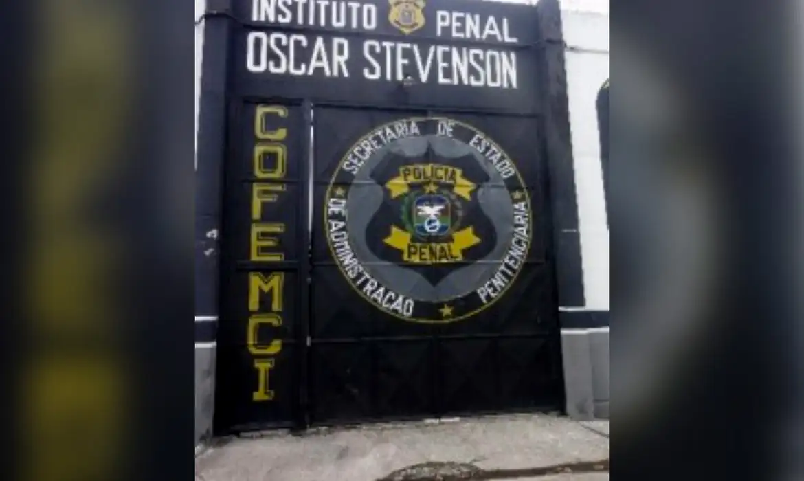 Diretora de presídio feminino é presa por desvio de alimentos no RJ